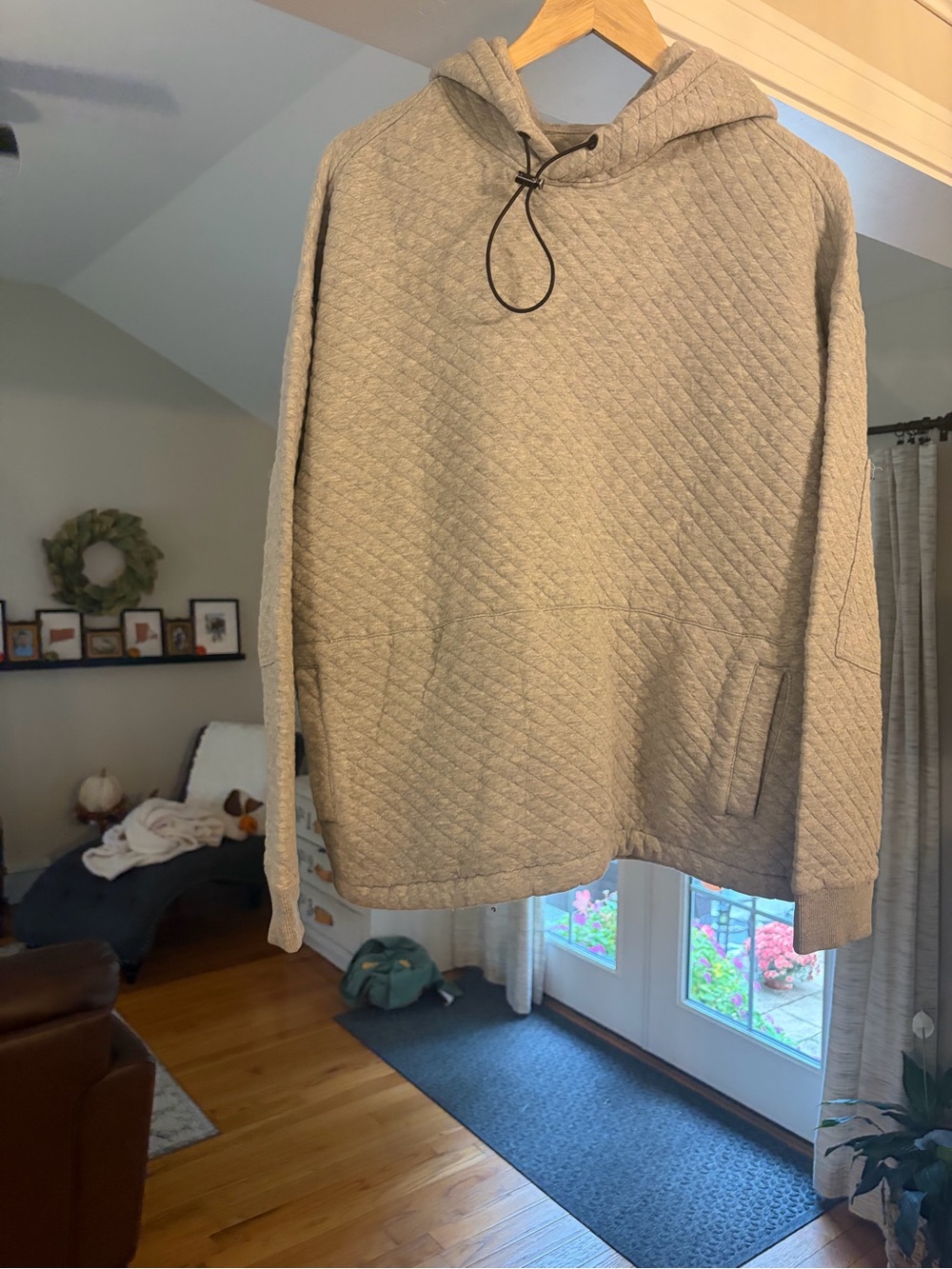 Urban Outfitters Quilted Hooded Pullover - Heather Gray great condition